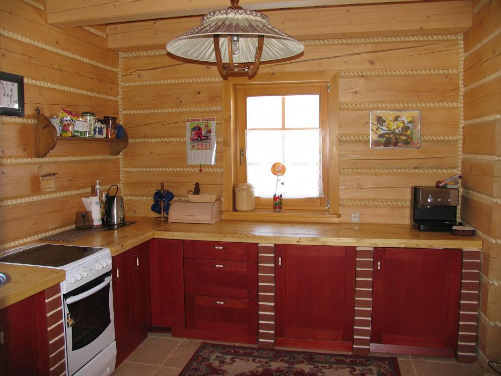 kuchnia w chacie na śliwkówce