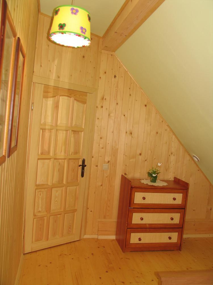 sypialnie w chacie na śliwkówce