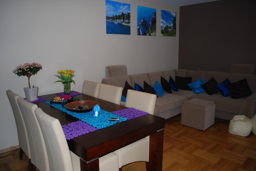 turkusowo brązowy salon