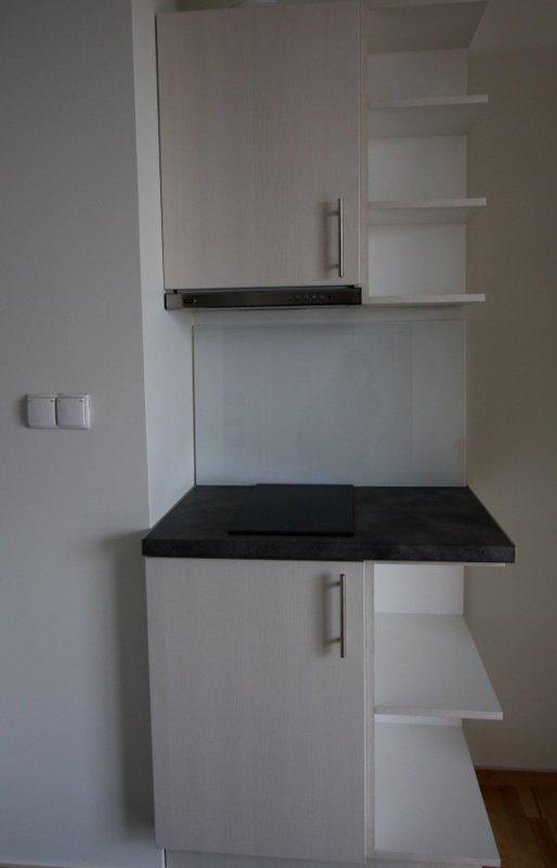 Mała kuchnia w kawalerce