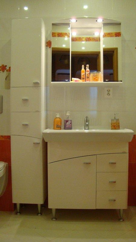 Mała, ciasna ale własna:)