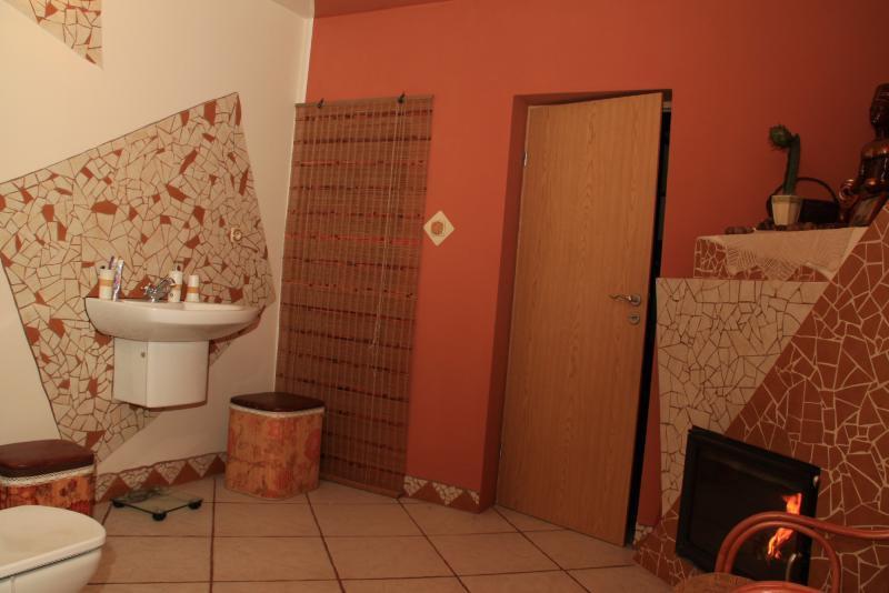 Pokój kąpielowy z kominkiem., zdjęcie 5