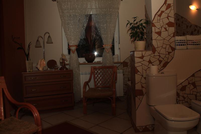 Pokój kąpielowy z kominkiem., zdjęcie 14