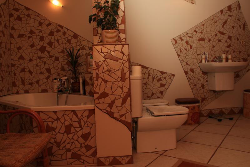 Pokój kąpielowy z kominkiem., zdjęcie 30