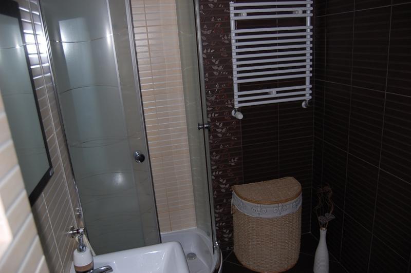 Łazienka ciemna, zdjęcie 5