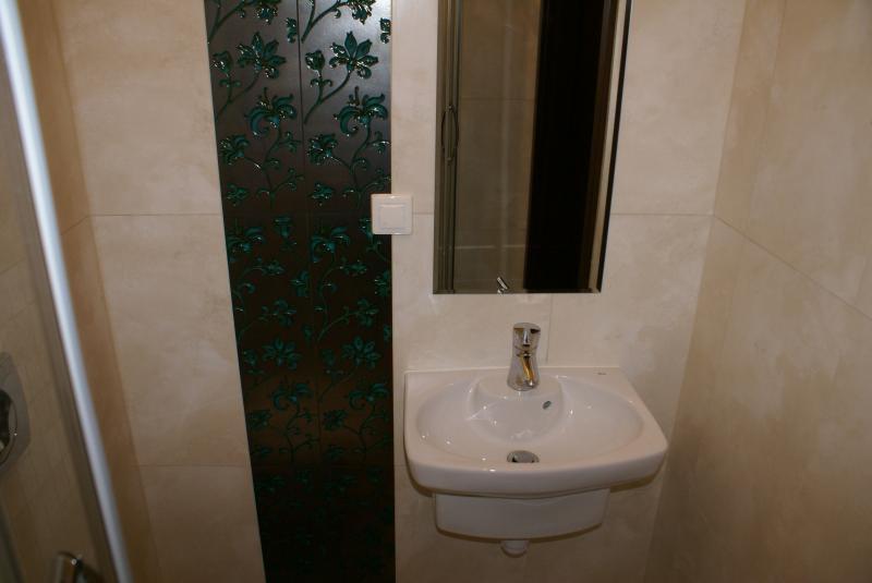 MAŁA ŁAZIENKA, zdjęcie 5