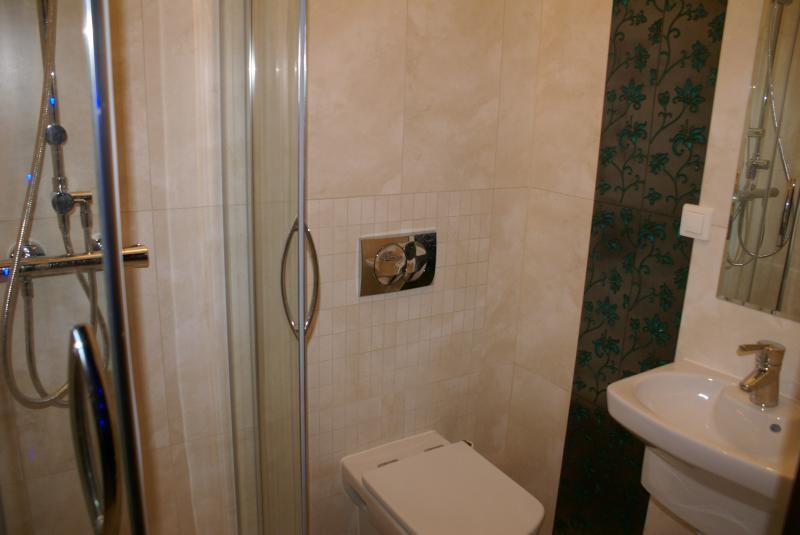 MAŁA ŁAZIENKA, zdjęcie 6