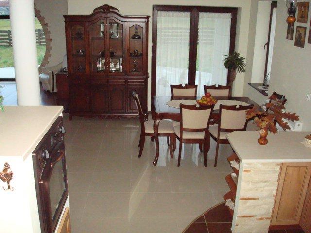 kuchnia i jadalnia w odcieniach jesieni, zdjęcie 5