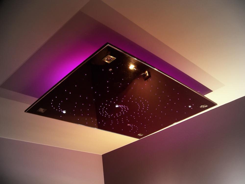 Sypialnia ubrana w fiolet, zdjęcie 3