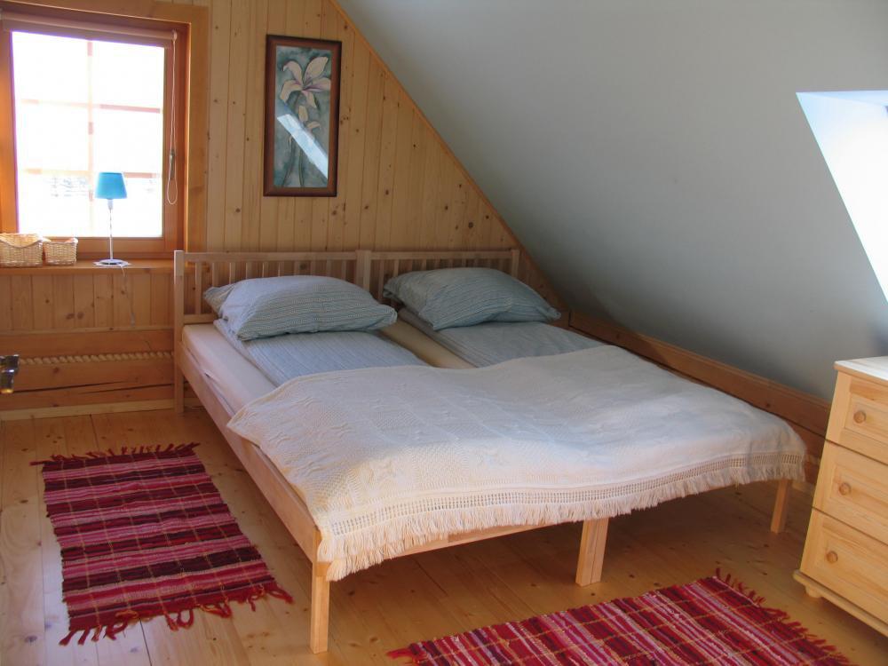 sypialnie w chacie na śliwkówce, zdjęcie 7