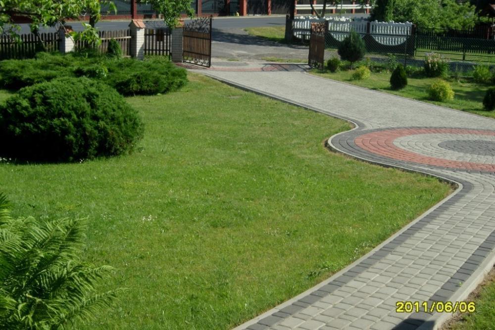 Duży ogród z domem drewnianym, zdjęcie 18