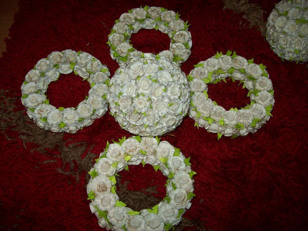 Bombki i wianuszki z papierowych różyczek wykonanych przeze mnie, zdjęcie 10