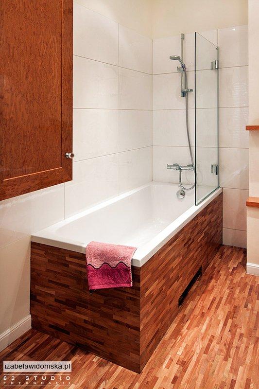 KLASYCZNA ŁAZIENKA Z DREWNIANĄ PODŁOGĄ, zdjęcie 2