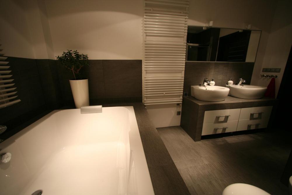 Nieduży salon kąpielowy, zdjęcie 4