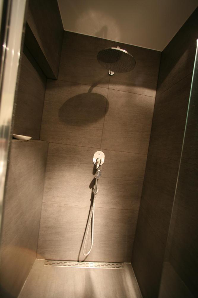 Nieduży salon kąpielowy, zdjęcie 5