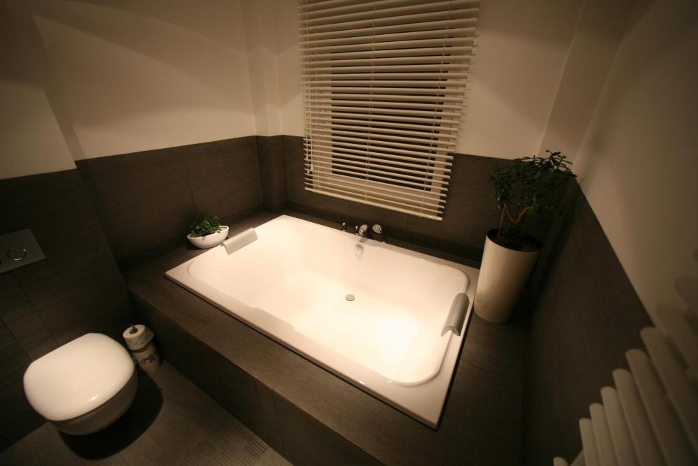 Nieduży salon kąpielowy, zdjęcie 2