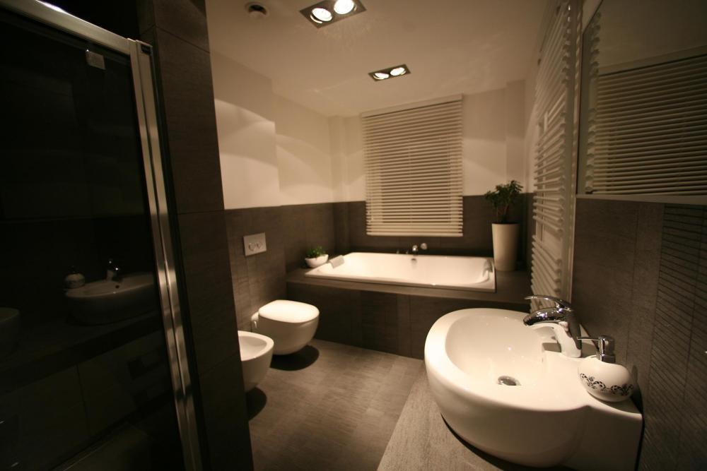 Nieduży salon kąpielowy, zdjęcie 12