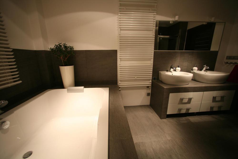 Nieduży salon kąpielowy, zdjęcie 11