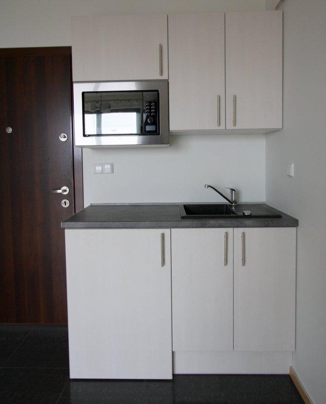 Mała kuchnia w kawalerce, zdjęcie 2