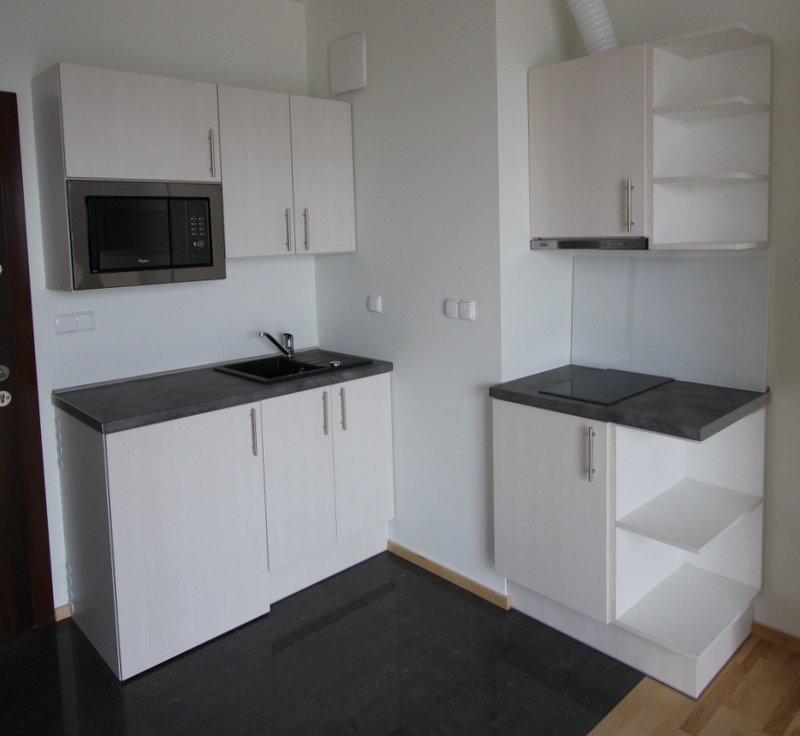 Mała kuchnia w kawalerce, zdjęcie 3