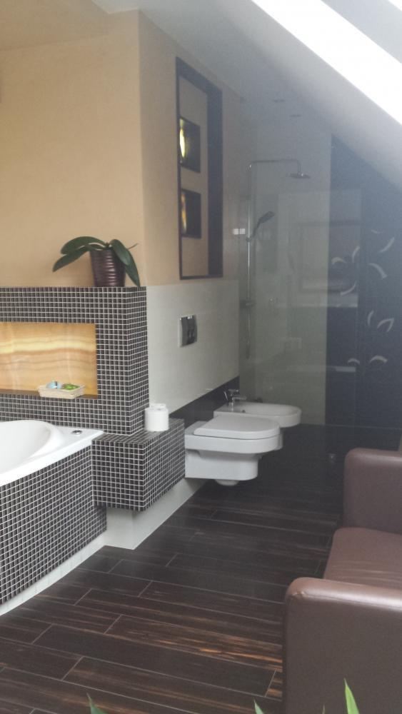 duża łazienka z gwieździstym niebem, zdjęcie 14