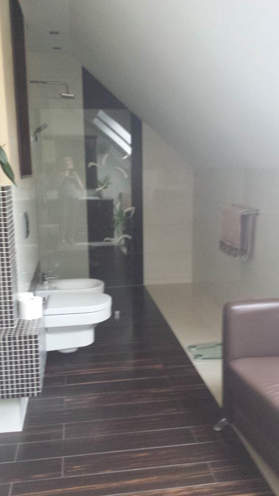 duża łazienka z gwieździstym niebem, zdjęcie 2