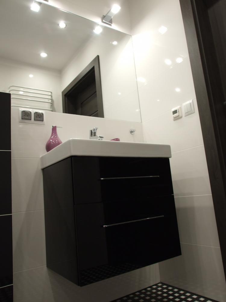 Monochromatyczna łazienka, zdjęcie 6