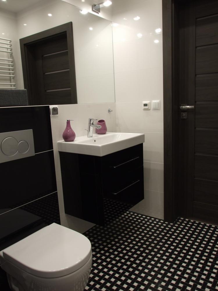 Monochromatyczna łazienka, zdjęcie 1