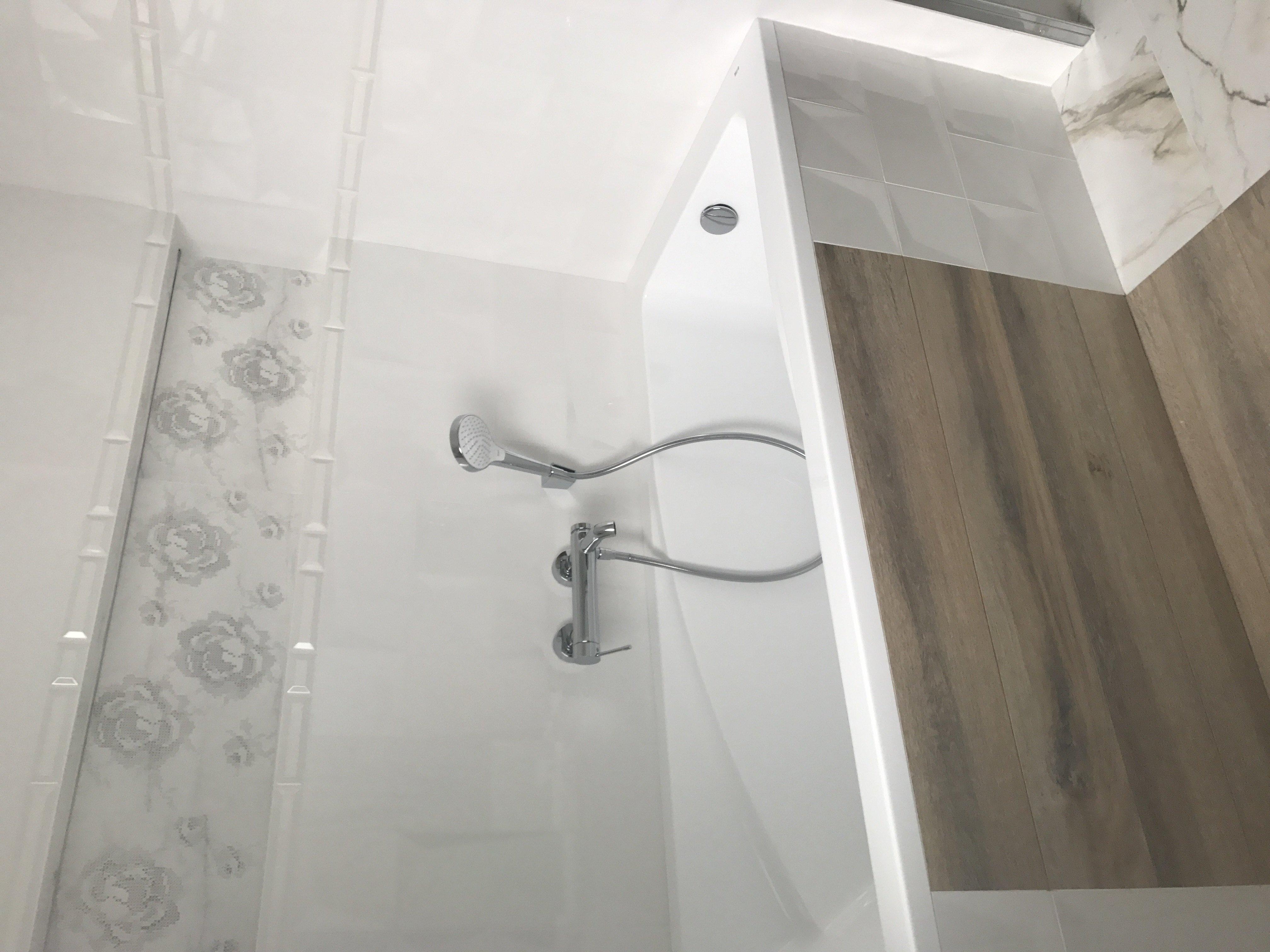 Łazienka z wanną i prysznicem, zdjęcie 3