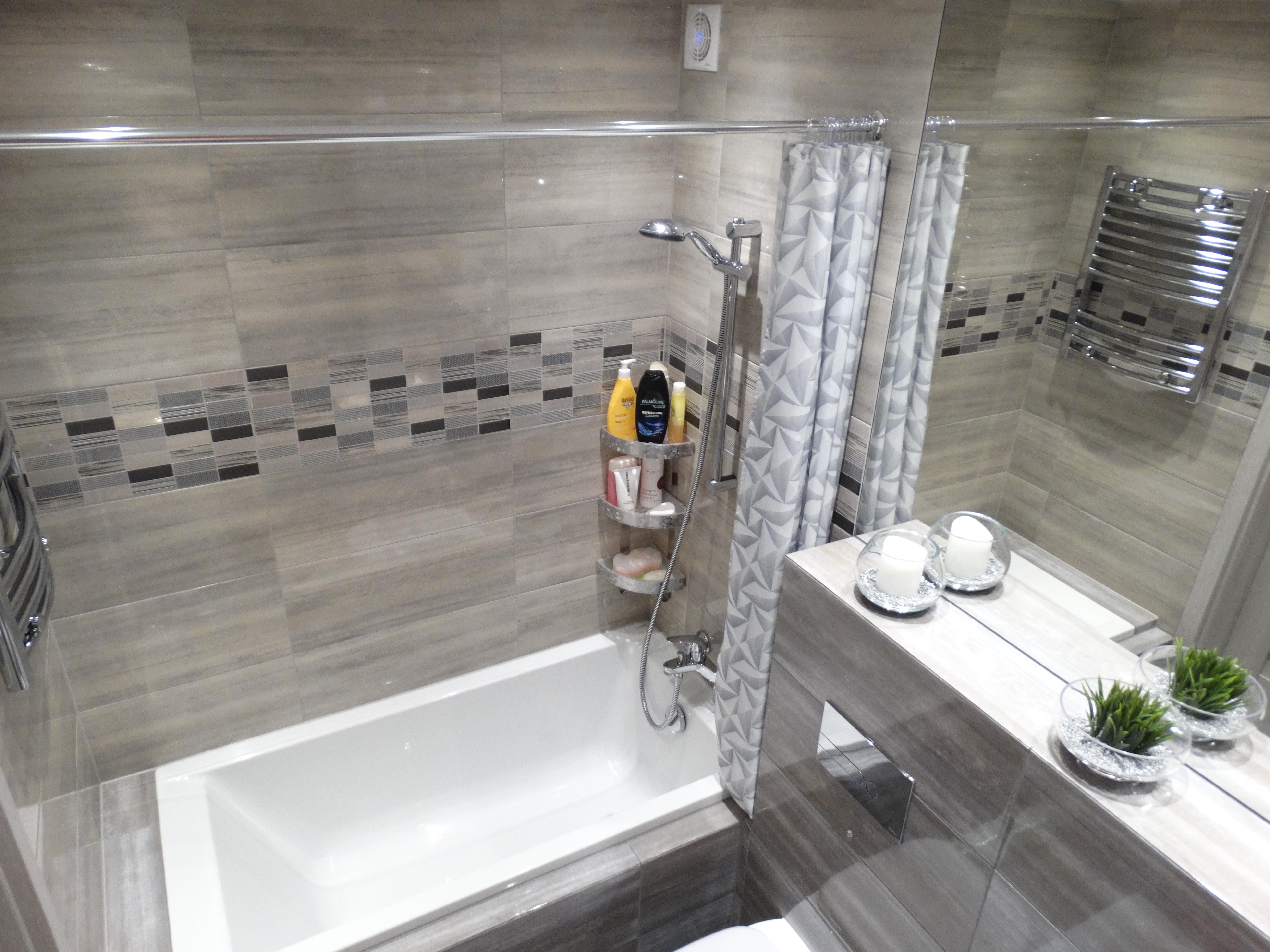 Szaro-błyszcząca łazienka, zdjęcie 1