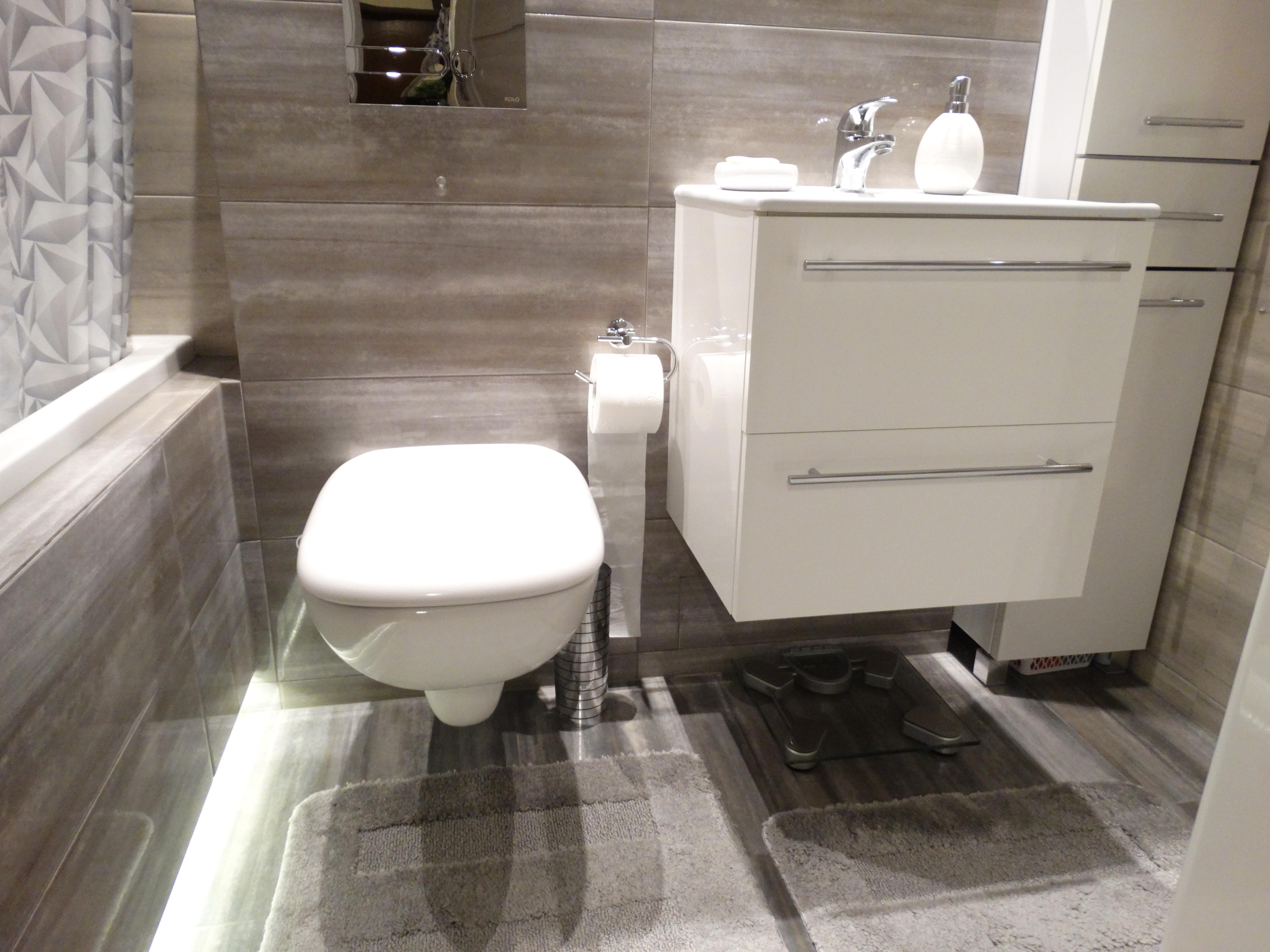 Szaro-błyszcząca łazienka, zdjęcie 4