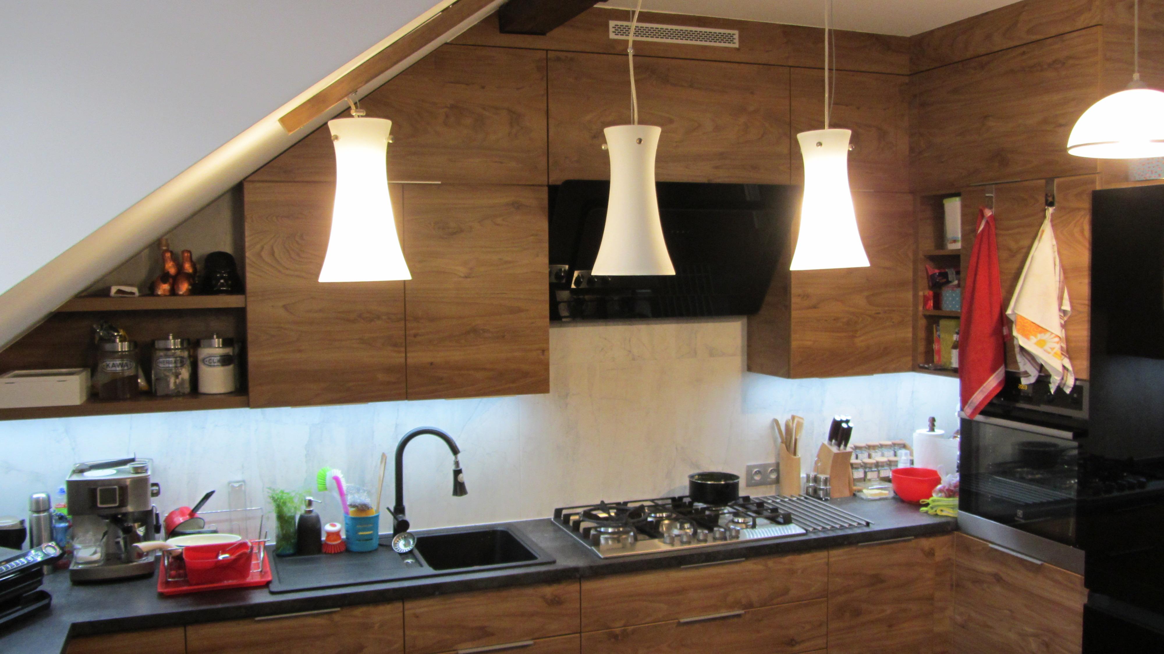 Przytulna kuchnia drewno, zdjęcie 8