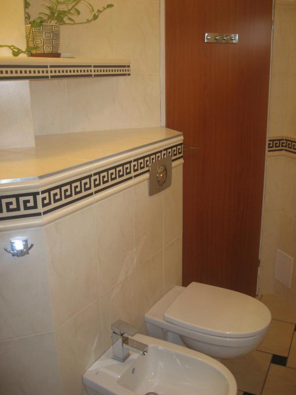 Wersal w malej lazieneczce na poddaszu., zdjęcie 4