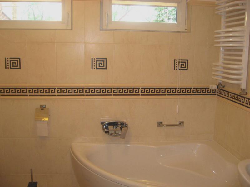 Wersal w malej lazieneczce na poddaszu., zdjęcie 2