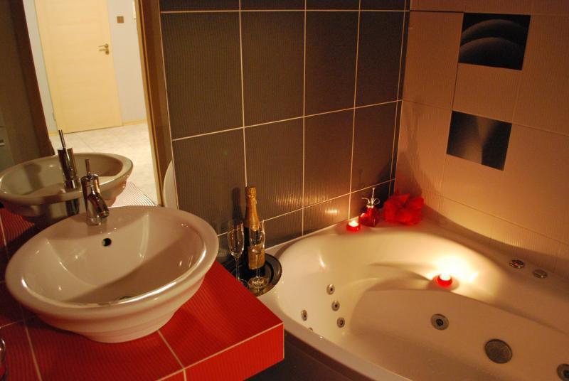 Niewielka, ale pełna namiętności łazienka, zdjęcie 7