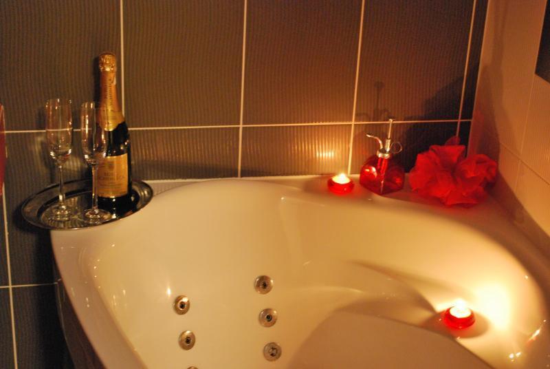 Niewielka, ale pełna namiętności łazienka, zdjęcie 2