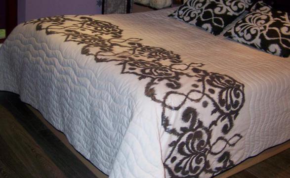 Sypialnia ubrana w fiolet, zdjęcie 1