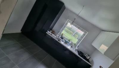 Wirtualna wizualizacja AI - Golden Tile Strada Antracita gres rektyfikowany 30x60  na podłodze