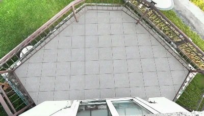 Wirtualna wizualizacja AI - Tubądzin Epoxy Grey 2 gres mat 59.8x59.8x1  na podłodze