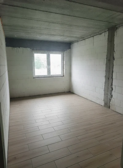 Wirtualna wizualizacja AI - Marazzi Treverkheart Beige M15S gres 15x90  na podłodze